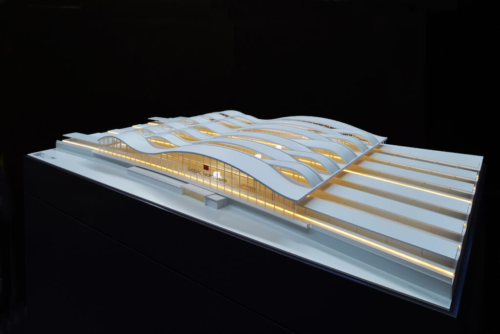 Modell der neuen Gleishalle des Duisburger Hauptbahnhofs [Quelle: DB Station&Service AG]